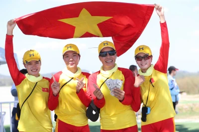 Các tay chèo xuất sắc của Việt Nam giành Huy chương Vàng. 