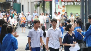 Thí sinh Kỳ thi tuyển sinh lớp 10 Hà Nội năm 2025. (Ảnh: ĐẠI THẮNG)