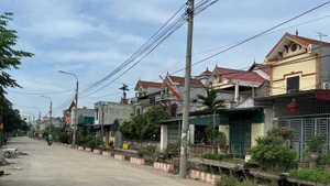 Đường giao thông nông thôn tại xã Hồng Vân, huyện Thường Tín, thành phố Hà Nội.