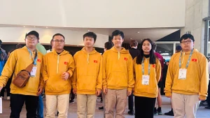 6 học sinh trong đội tuyển Việt Nam tham dự Olympic Toán quốc tế (IMO) lần thứ 66, năm 2025 (Ảnh: MOET)