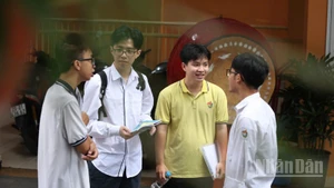 Thí sinh trong buổi thi tốt nghiệp THPT năm 2025, sáng 27/6 (Ảnh: ĐẠI THẮNG)