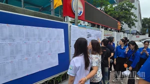 Hình ảnh tại Kỳ thi tuyển sinh vào lớp 10 THPT năm học 2025-2026 (Ảnh: TRUNG HIẾU)