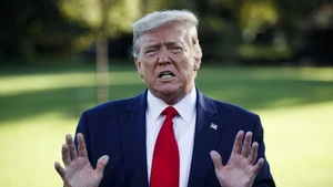 Tổng thống Donald Trump chia sẻ với báo chí tại Nhà Trắng ở Washington D.C. (Ảnh: Tân Hoa xã)