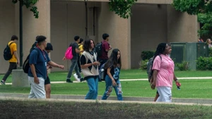 Khuôn viên một trường học ở Plano, Texas. (Ảnh: THX)