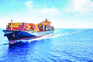 Bất ổn an ninh làm gián đoạn tuyến vận tải thương mại qua Eo biển Hormuz.