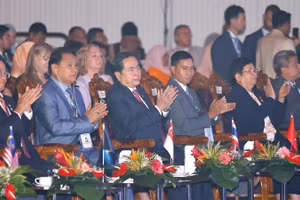 Chủ tịch Quốc hội Trần Thanh Mẫn và đại biểu dự Lễ khai mạc Đại hội đồng AIPA-46. (Ảnh: DOÃN TẤN-TTXVN)