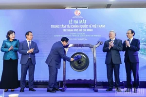 Lễ ra mắt Trung tâm Tài chính quốc tế Việt Nam tại Thành phố Hồ Chí Minh.