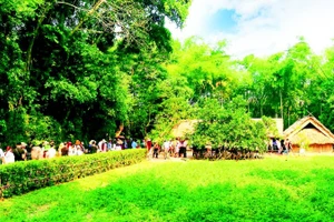 Khu Di tích Quốc gia đặc biệt Kim Liên (Nghệ An) trở thành điểm hẹn thiêng liêng của đồng bào cả nước.