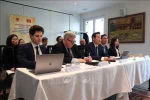 Các đại biểu tham dự hội thảo tại Phái đoàn thường trực Việt Nam tại Geneva. (Ảnh: TTXVN)