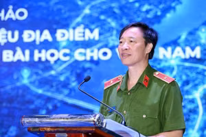 Thiếu tướng Nguyễn Ngọc Cương, Giám đốc Trung tâm Dữ liệu quốc gia, Phó Chủ tịch Hiệp hội Dữ liệu quốc gia định hướng thảo luận tại hội thảo. (Ảnh: NDA)