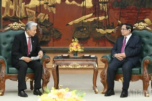 Thủ tướng Phạm Minh Chính tiếp ông Fukuda Tomikazu, Thống đốc tỉnh Tochigi (Nhật Bản). (Ảnh: TRẦN HẢI)