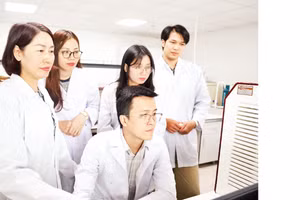 Nghiên cứu tác dụng các gien A20, CYLD và CNN2 trong việc điều hòa hoạt động của tế bào miễn dịch trong hỗ trợ điều trị ung thư hạch. (Ảnh: MINH ĐỨC)