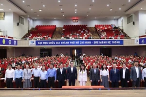 Các đại biểu tham dự hội thảo. (Ảnh: KHẮC HIẾU)