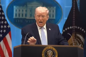 Tổng thống Mỹ Donald Trump trong cuộc họp báo tại Washington DC., ngày 6/4. (Ảnh: THX/TTXVN)