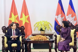 Chủ tịch Quốc hội Trần Thanh Mẫn hội kiến Chủ tịch Quốc hội Campuchia Khuon Sudary. (Ảnh: quochoi.vn)