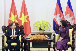 Chủ tịch Quốc hội Trần Thanh Mẫn hội kiến Chủ tịch Quốc hội Campuchia Khuon Sudary. (Ảnh: quochoi.vn)