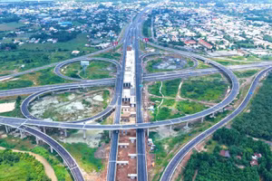 Nút giao Long Thành kết nối cao tốc Thành phố Hồ Chí Minh-Long Thành-Dầu Giây, cao tốc Biên Hòa-Vũng Tàu và sân bay Long Thành đã đưa vào khai thác tạm.