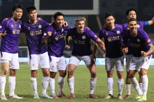 Hà Nội FC thắng 3-0 SLNA. (Ảnh: Hoàng Linh)