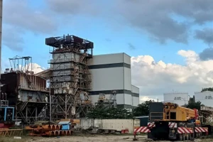 Một góc Nhà máy Nhiên liệu sinh học Bio - Ethanol Dung Quất.