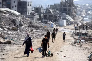 Người dân Palestine tại Dải Gaza. (Ảnh: THX/TTXVN)