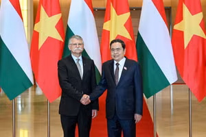 Chủ tịch Quốc hội Trần Thanh Mẫn và Chủ tịch Quốc hội Hungary Kover Laszlo. (Ảnh: ĐĂNG ANH)
