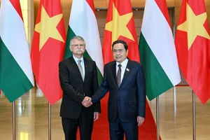 Chủ tịch Quốc hội Trần Thanh Mẫn và Chủ tịch Quốc hội Hungary Kover Laszlo. (Ảnh: ĐĂNG ANH)