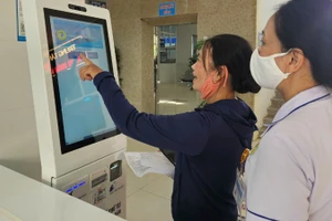 Người dân luôn được quan tâm, tạo điều kiện thuận lợi khi đến chăm sóc sức khỏe.