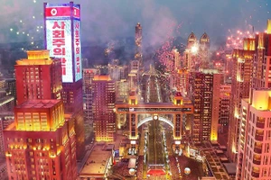 Lễ khánh thành 10.000 căn hộ được xây mới của giai đoạn 3 trong kế hoạch xây 50.000 căn nhà ở Bình Nhưỡng, CHDCND Triều Tiên, ngày 16/4/2025. (Ảnh: Yonhap/TTXVN)