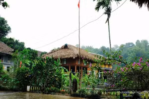 Xóm Mỗ: Sáng - Xanh - Sạch - Đẹp. (Ảnh: Nguyễn Sơn)