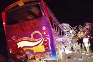 Hiện trường vụ tai nạn ở Uganda.