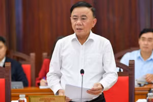 Ủy viên Bộ Chính trị, Thường trực Ban Bí thư Trần Cẩm Tú.