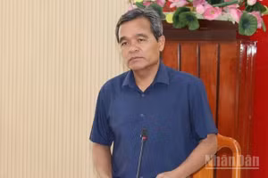 Đồng chí Hồ Văn Niên, Ủy viên Trung ương Đảng, Bí thư Tỉnh ủy Quảng Ngãi phát biểu kết luận buổi làm việc.