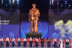 Lễ hội Làng Sen là hoạt động chính trị, văn hóa có ý nghĩa quan trọng, thể hiện lòng biết ơn, thành kính của nhân dân đối với Chủ tịch Hồ Chí Minh.