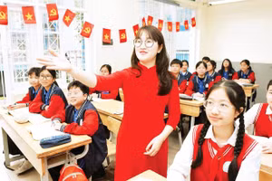 Giờ học môn Ngữ văn của học sinh lớp 7 tại Trường THCS Chương Dương, phường Hồng Hà, Hà Nội. (Ảnh: VIẾT HÀ)