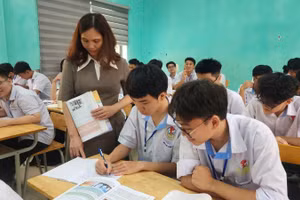 Giờ ôn thi của học sinh Trường trung học phổ thông A Phủ Lý (tỉnh Ninh Bình).