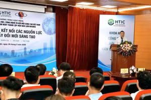 Quang cảnh chương trình. (Ảnh: MẠNH XUÂN)