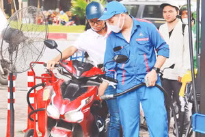 Giá xăng dầu trong nước nhiều biến động do ảnh hưởng gián đoạn nguồn cung tại Trung Đông.