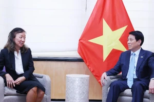 Chủ tịch nước Lương Cường tiếp Giáo sư Nguyễn Thị Liên Hằng, Giám đốc Viện Đông Á Weatherhead. (Ảnh: LÂM KHÁNH – TTXVN)