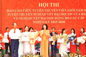 Đảng ủy Bộ Tài chính trao Giải nhất Hội thi Báo cáo viên, tuyên truyền viên giỏi năm 2026 tặng báo cáo viên, tuyên truyền viên giỏi.