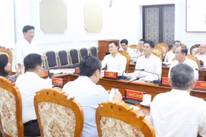 Toàn cảnh cuộc họp.