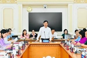 Đồng chí Võ Văn Minh chủ trì phiên họp. (Ảnh: VIỆT DŨNG)