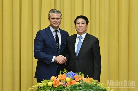 Chủ tịch nước Lương Cường và Bộ trưởng Chiến tranh Hoa Kỳ Pete Hegseth.