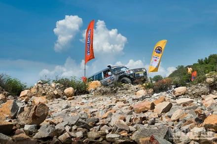 Ngày đẹp trời ở vùng biển Nha Trang, tạo điều kiện thuận lợi cho cuộc đua bắt đầu.