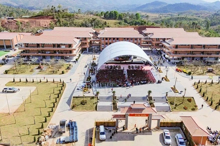 Sau 151 ngày nỗ lực, đến nay Trường liên cấp Si Pa Phìn đã hiện lên khang trang giữa núi rừng Tây Bắc.