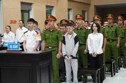 Các bị cáo tại phiên tòa. Ảnh: TRUNG TRANG