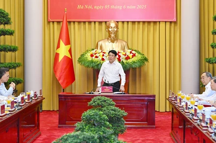 Chủ tịch nước Lương Cường phát biểu tại buổi làm việc với Tỉnh ủy Hưng Yên và Thái Bình.