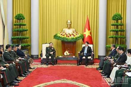 Chủ tịch nước Lương Cường tiếp Chủ nhiệm Tổng cục Chính trị Quân đội nhân dân Lào Vongsone Inpanphim.