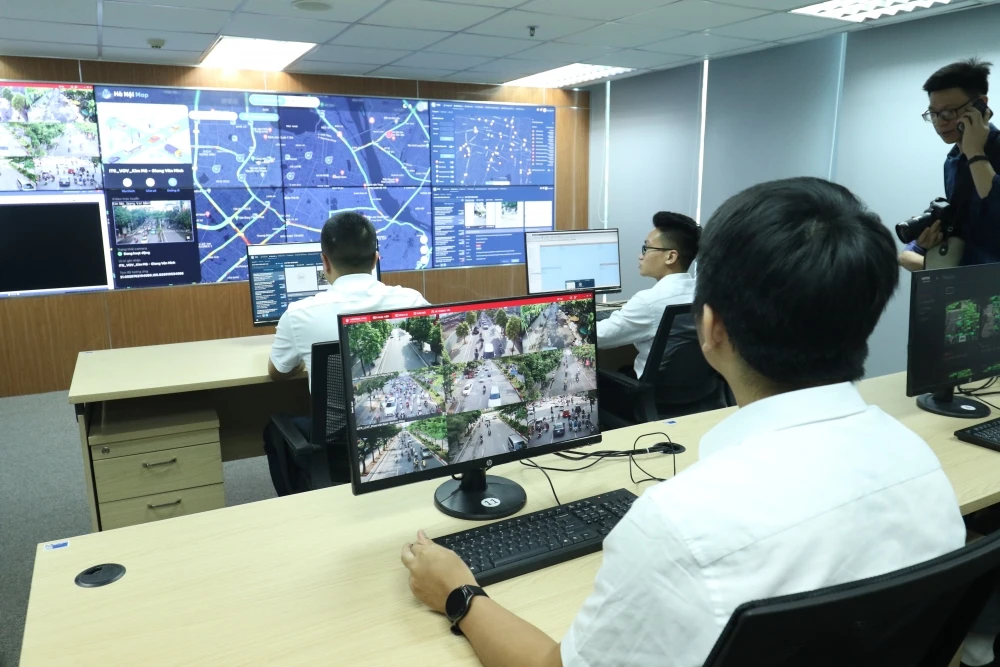 Ứng dụng công nghệ AI giúp xử lý thông tin, phân tích xu hướng và dự đoán các điểm có nguy cơ ùn tắc giao thông.