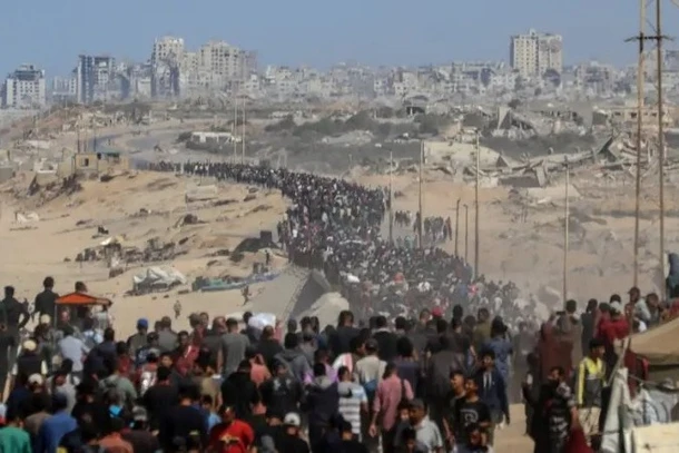 Cư dân Gaza trở về nhà sau khi lệnh ngừng bắn có hiệu lực. Ảnh | Rizek Abdeljawad/Xinhua/IMAGO