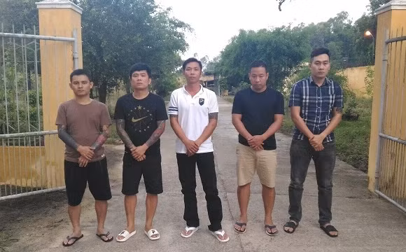 Các đối tượng trong đường dây đánh bạc bị bắt giữ.